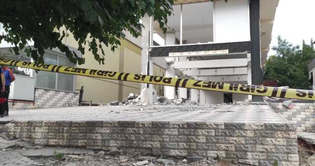 Kahramanmaraş'ta Ağır Hasarlı Bina Faciası Kahramanmaraş'ta Ağır Hasarlı Bina Faciası