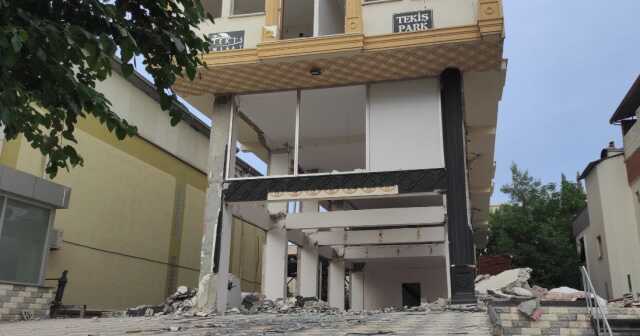 Kahramanmaraş'ta Ağır Hasarlı Bina Faciası Kahramanmaraş'ta Ağır Hasarlı Bina Faciası