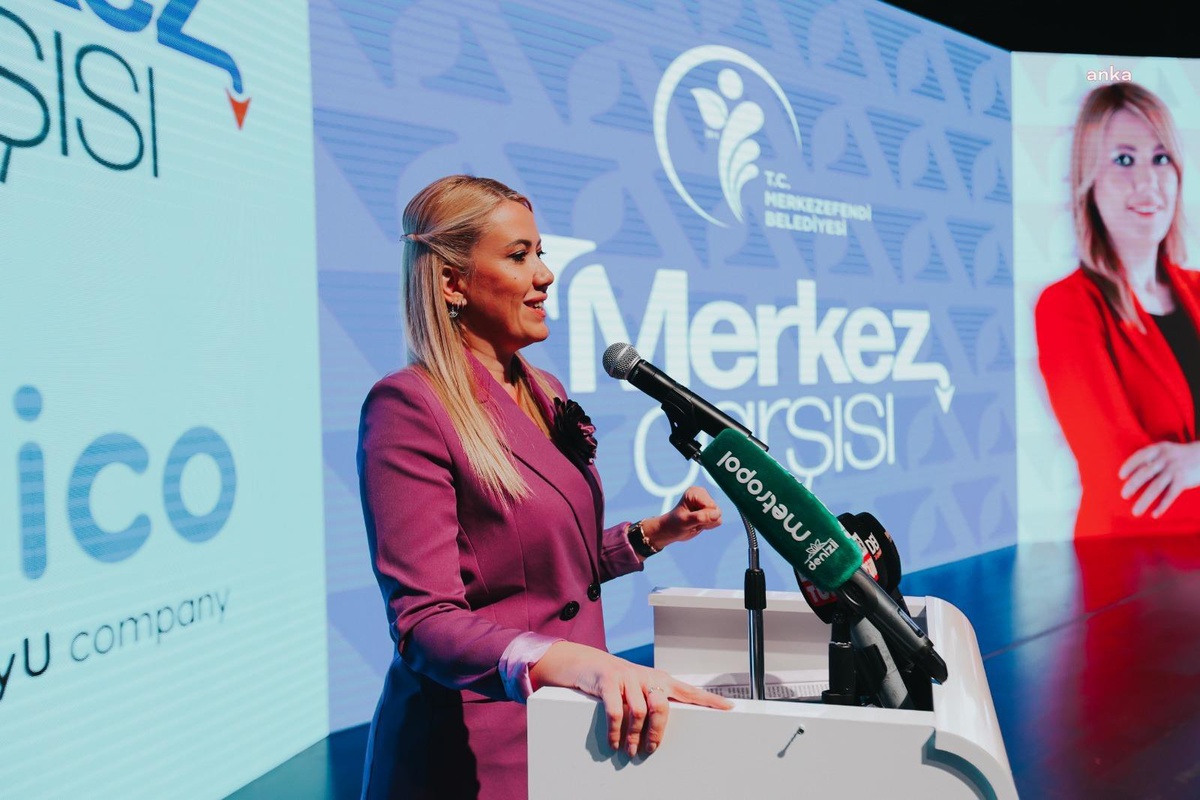 Merkezefendi Belediyesi\'nin Good4Trust iş birliğiyle hayata geçirdiği Merkez Çarşısı\'nda kadın üreticiler satış yapıyor