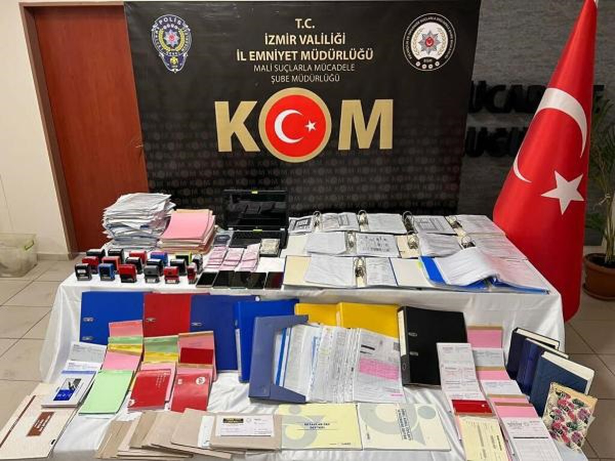 İzmir\'de Vergi Kaçakçılığı Şüphelisi Yakalandı