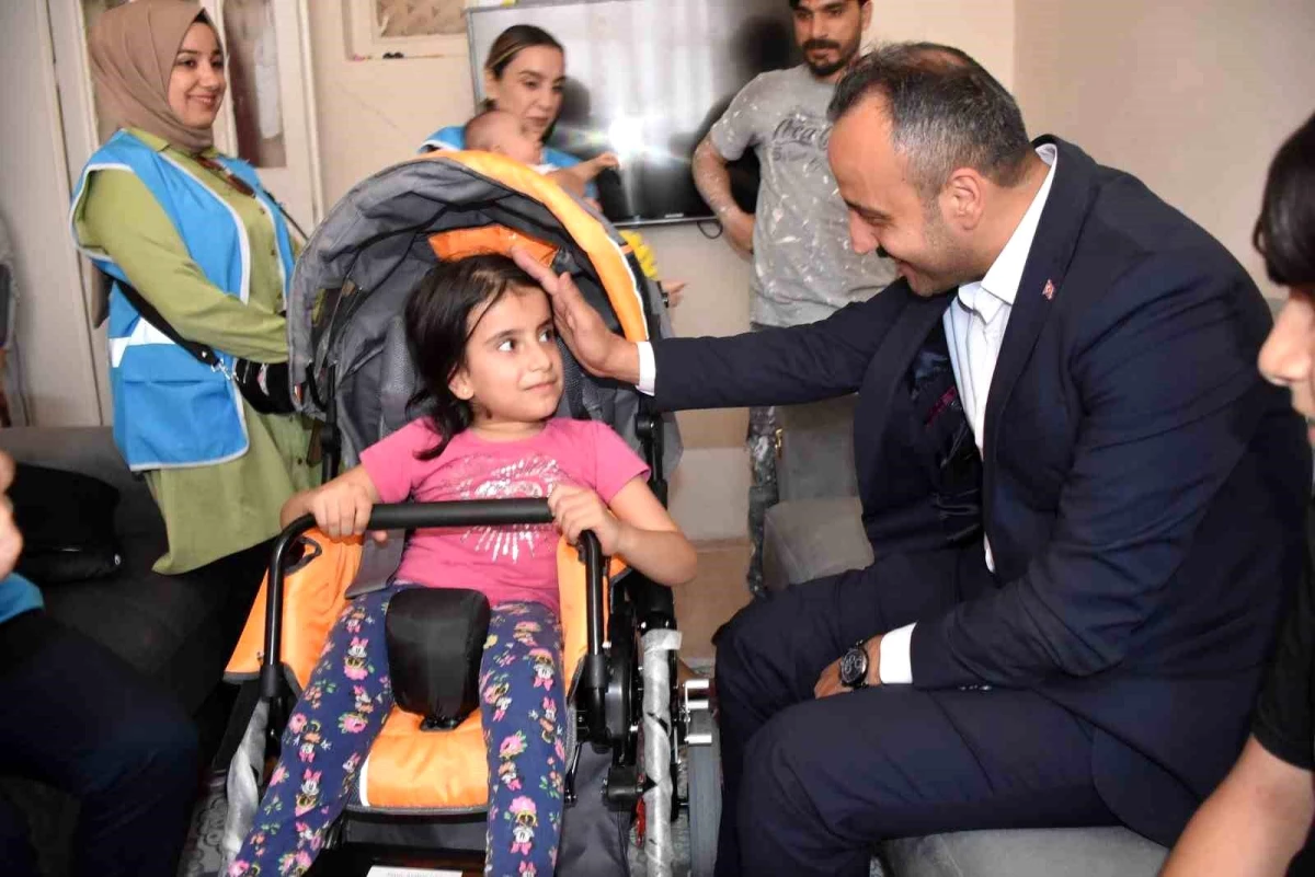 Siirt\'te Engelli Vatandaşlara Evlerinde Malzeme Desteği Sağlandı