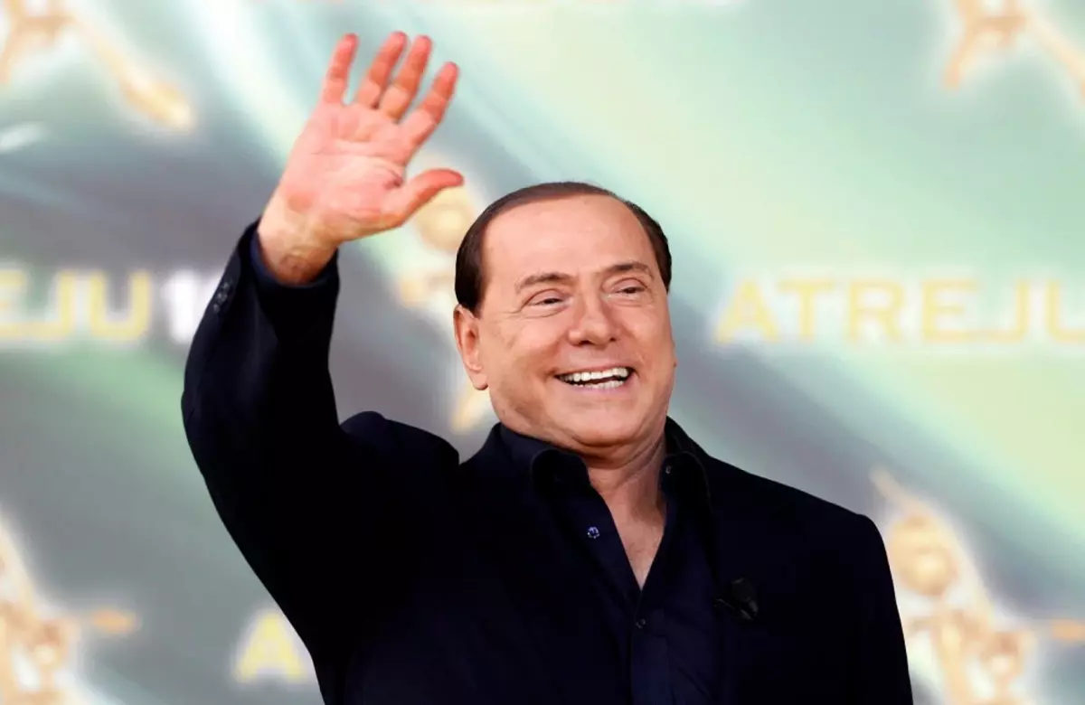 Silvio Berlusconi hayatını kaybetti