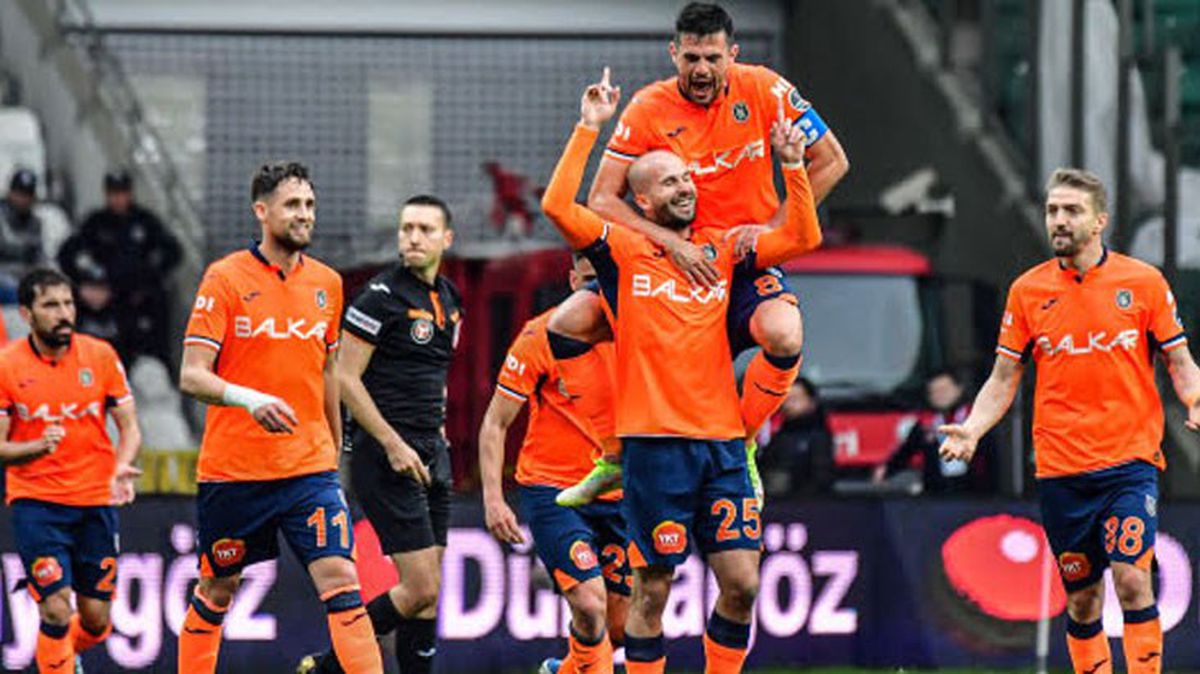 Adnan Januzaj, Başakşehir\'e veda etti!