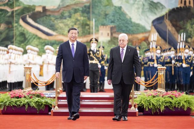 Çin Cumhurbaşkanı Xi, Filistin Devlet Başkanı Mahmud Abbas ile Görüştü Çin Cumhurbaşkanı Xi, Filistin Devlet Başkanı Mahmud Abbas ile Görüştü