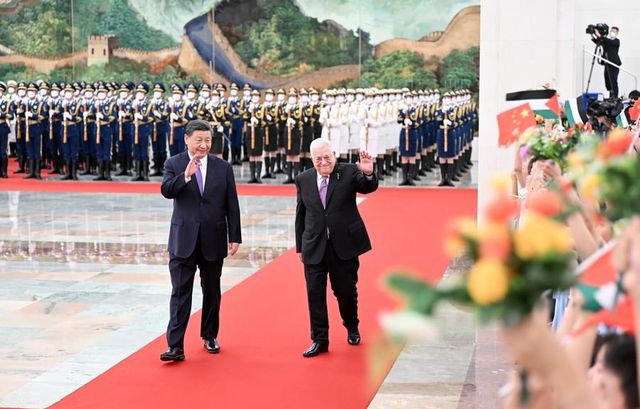 Çin Cumhurbaşkanı Xi, Filistin Devlet Başkanı Mahmud Abbas ile Görüştü Çin Cumhurbaşkanı Xi, Filistin Devlet Başkanı Mahmud Abbas ile Görüştü
