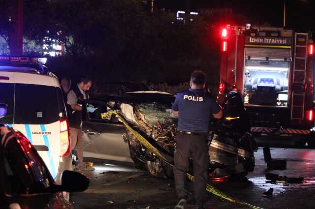 İzmir'de öldüren yarış: 1 ölü, 1'i bebek 2 yaralı İzmir'de öldüren yarış: 1 ölü, 1'i bebek 2 yaralı