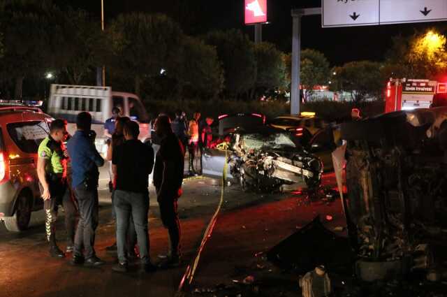 İzmir'de öldüren yarış: 1 ölü, 1'i bebek 2 yaralı İzmir'de öldüren yarış: 1 ölü, 1'i bebek 2 yaralı
