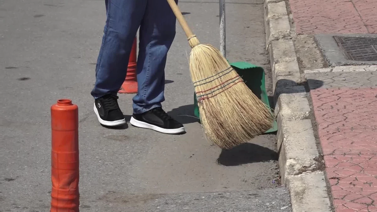 Mersin Yenişehir Belediyesi, temizlik işlerinde kadın personel istihdam ediyor