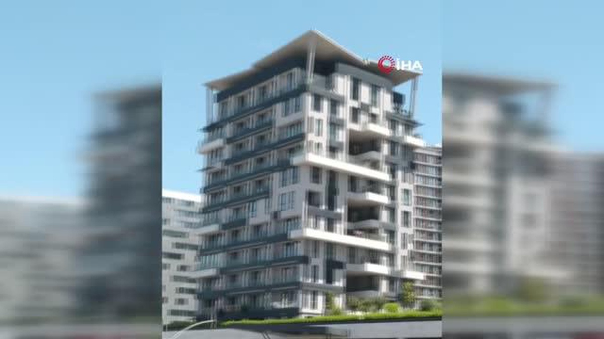 Kağıthane Cendere Caddesi\'nde bir rezidansta yangın çıkarken, olay yerine çok sayıda itfaiye ekibi sevk edildi