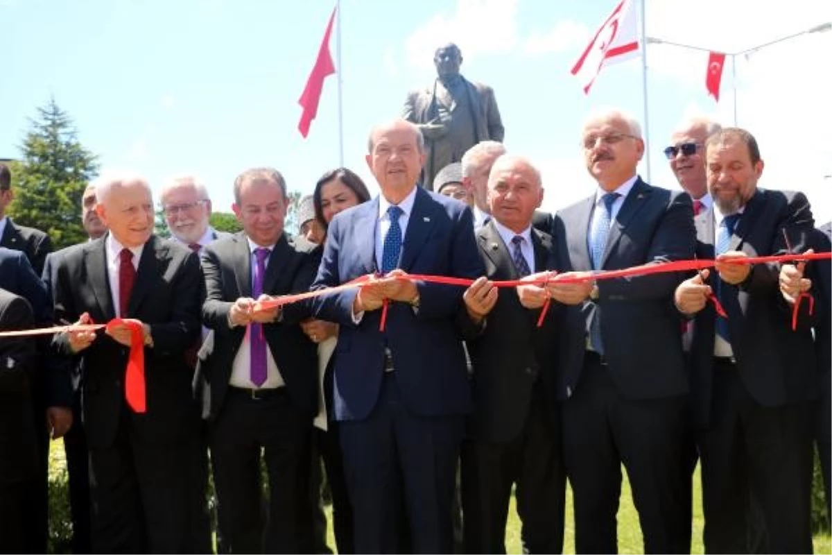 Bolu\'da Rauf Denktaş Heykeli Açıldı