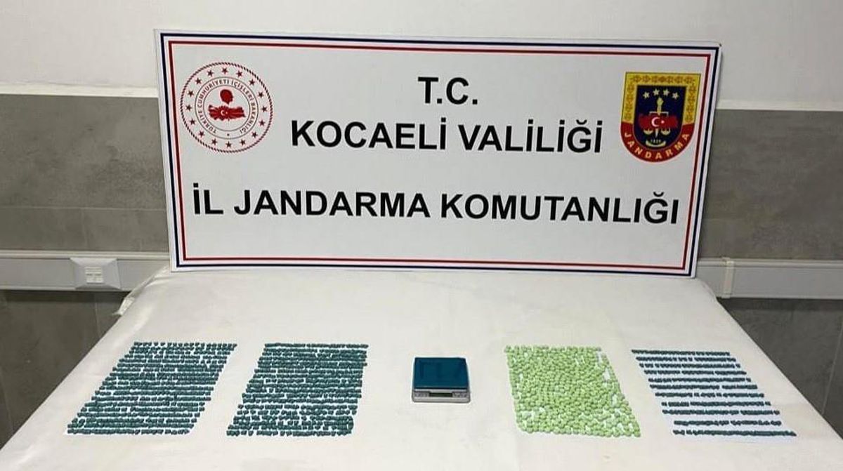 Kocaeli\'de yapılan operasyonda bin 678 extacy hap ele geçirildi