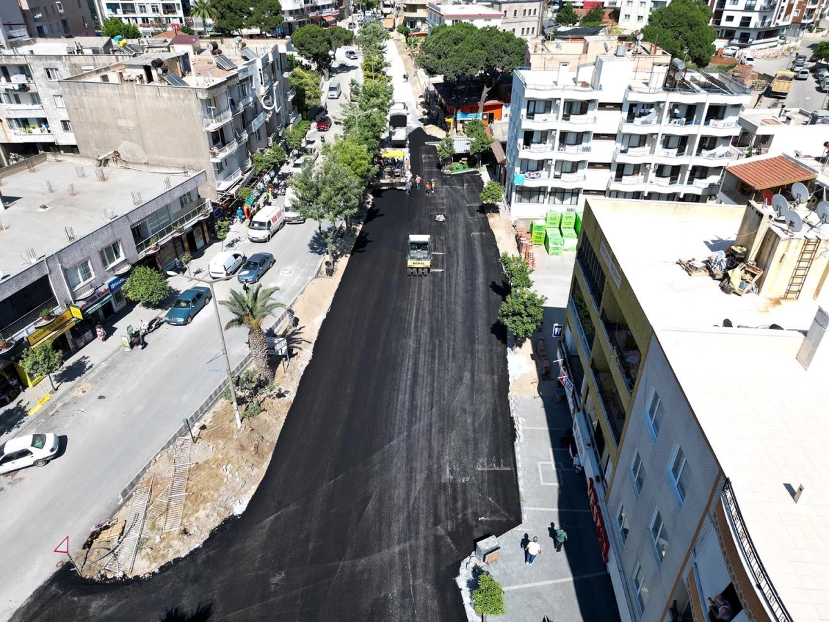 Kuşadası Belediyesi, Davutlar Mahallesi\'nde Yol Yapım ve Yenileme Çalışmalarını Sürdürüyor