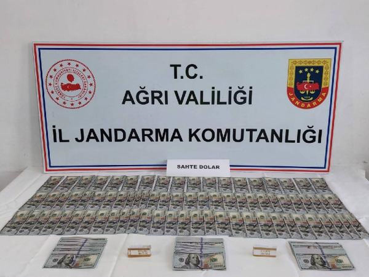 Ağrı\'da İran\'dan gelen otobüste sahte dolar ele geçirildi