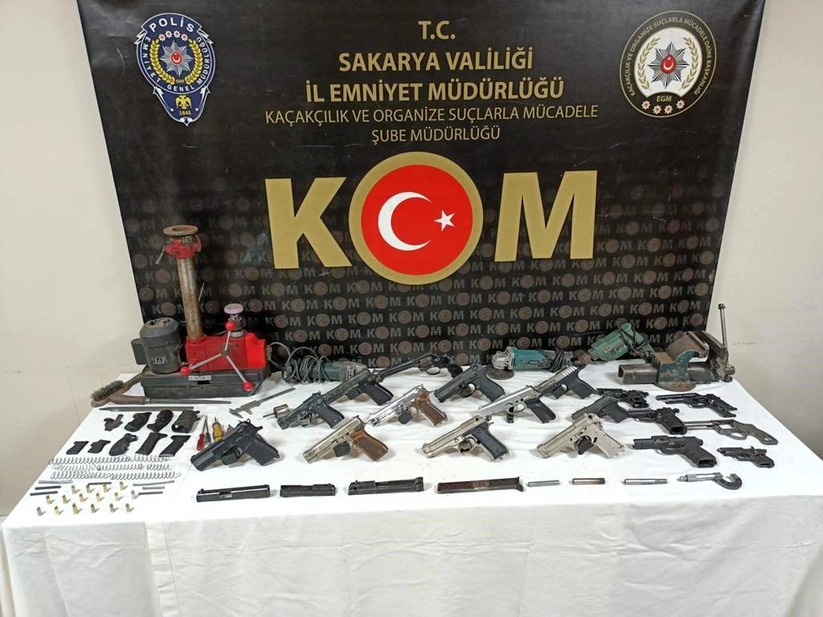 Sakarya\'da Siber Suçlarla Mücadele ve Kaçakçılık Operasyonları: 6 Şüpheli Yakalandı