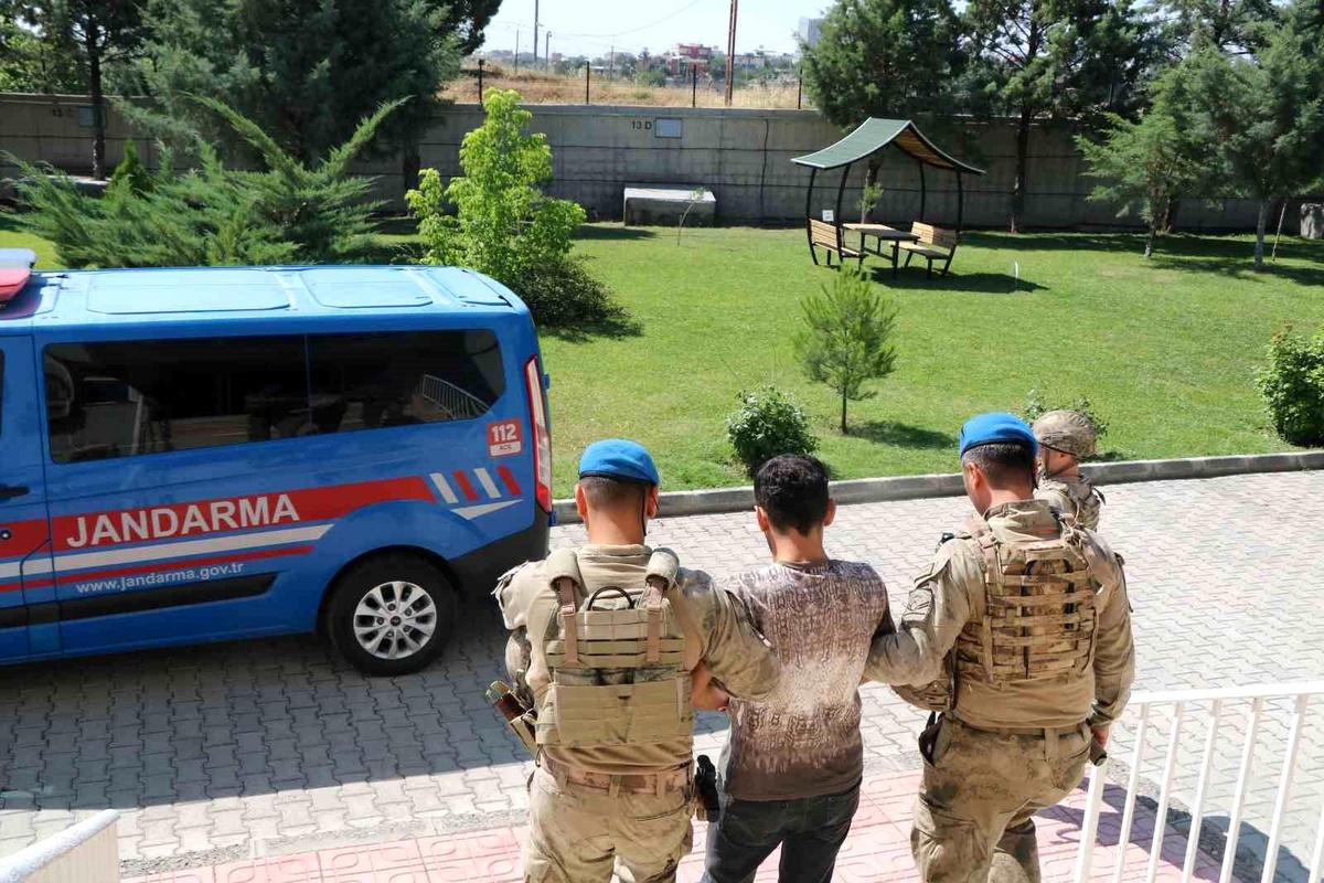 Diyarbakır\'da 25 yıl hapis cezası bulunan firari yakalandı