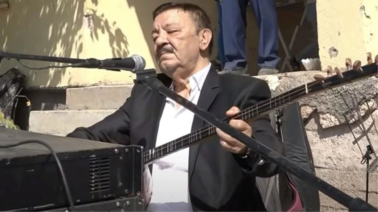 Türk Halk Müziği Sanatçısı Ekrem Çelebi hayatını kaybetti