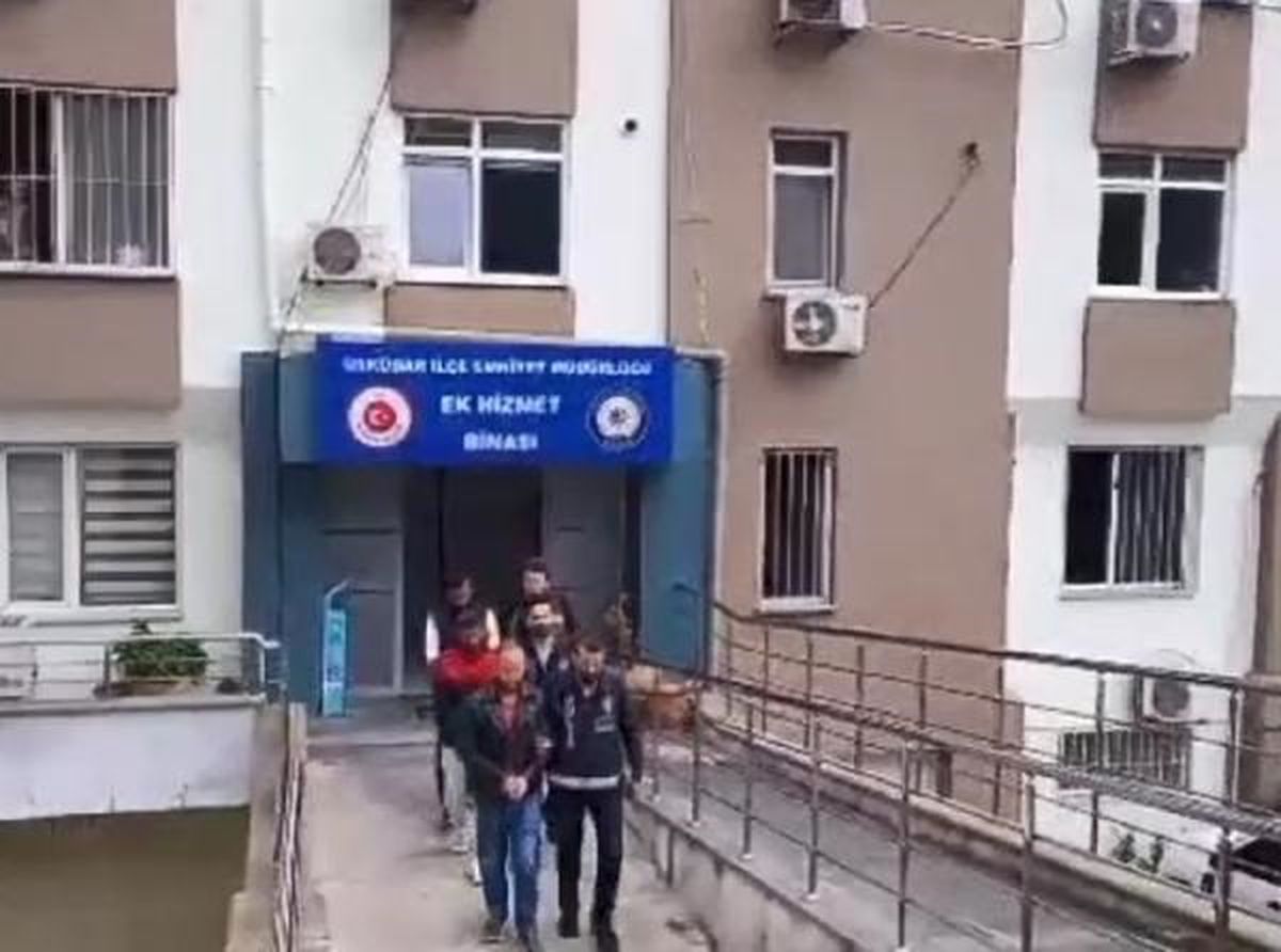 Üsküdar\'da Kavgayı İzleyen Adam Kurşunla Öldürüldü