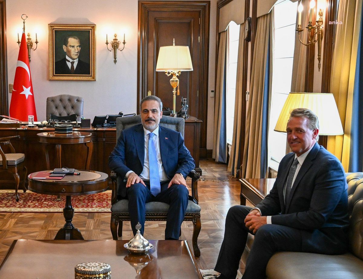 ABD\'nin Ankara Büyükelçisi Flake, Dışişleri Bakanı Fidan\'ı Ziyaret Etti