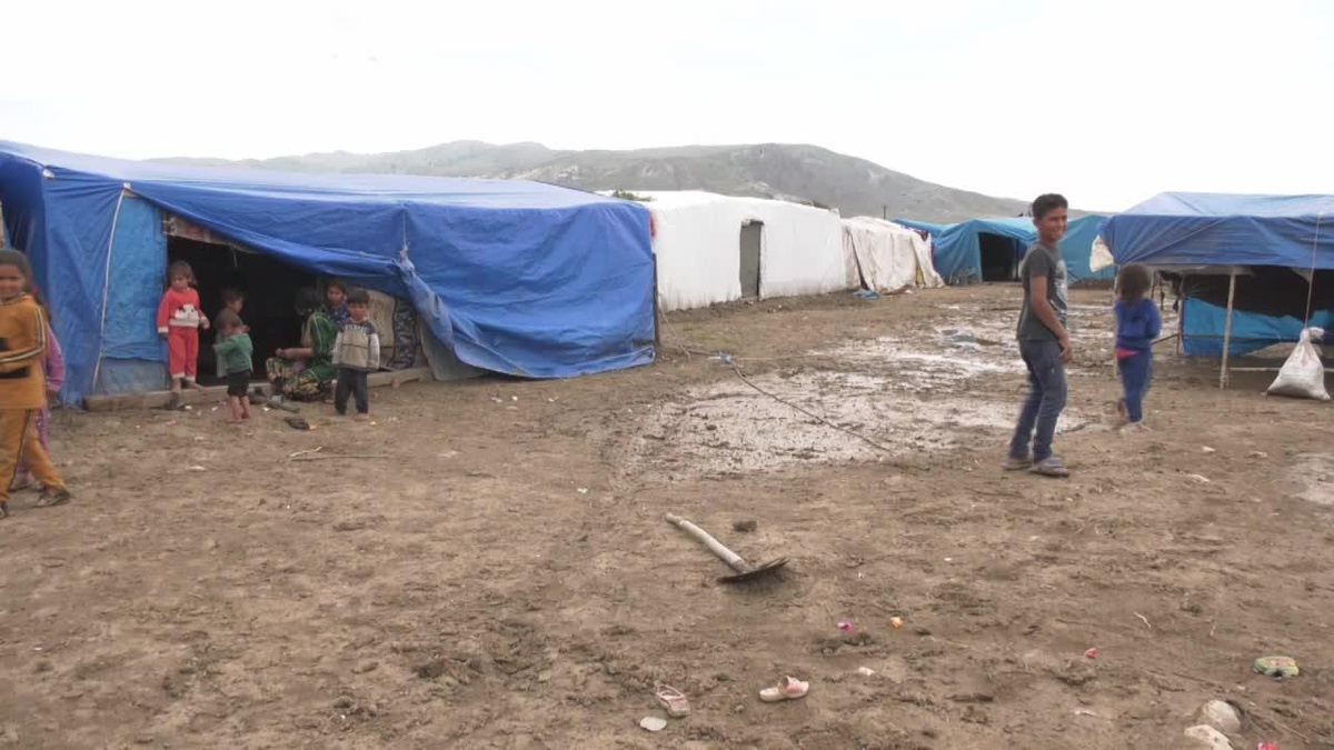 Ankara\'da Sağanak Yağış Nedeniyle Mevsimlik Tarım İşçilerinin Çadırları Sular Altında Kaldı... "Ne Zaman Yağmur Yağsa Uyumaya Korkuyoruz"