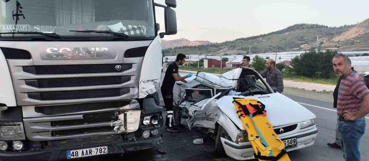 Antalya\'da Trafik Kazası: 1 Ölü, 2 Yaralı