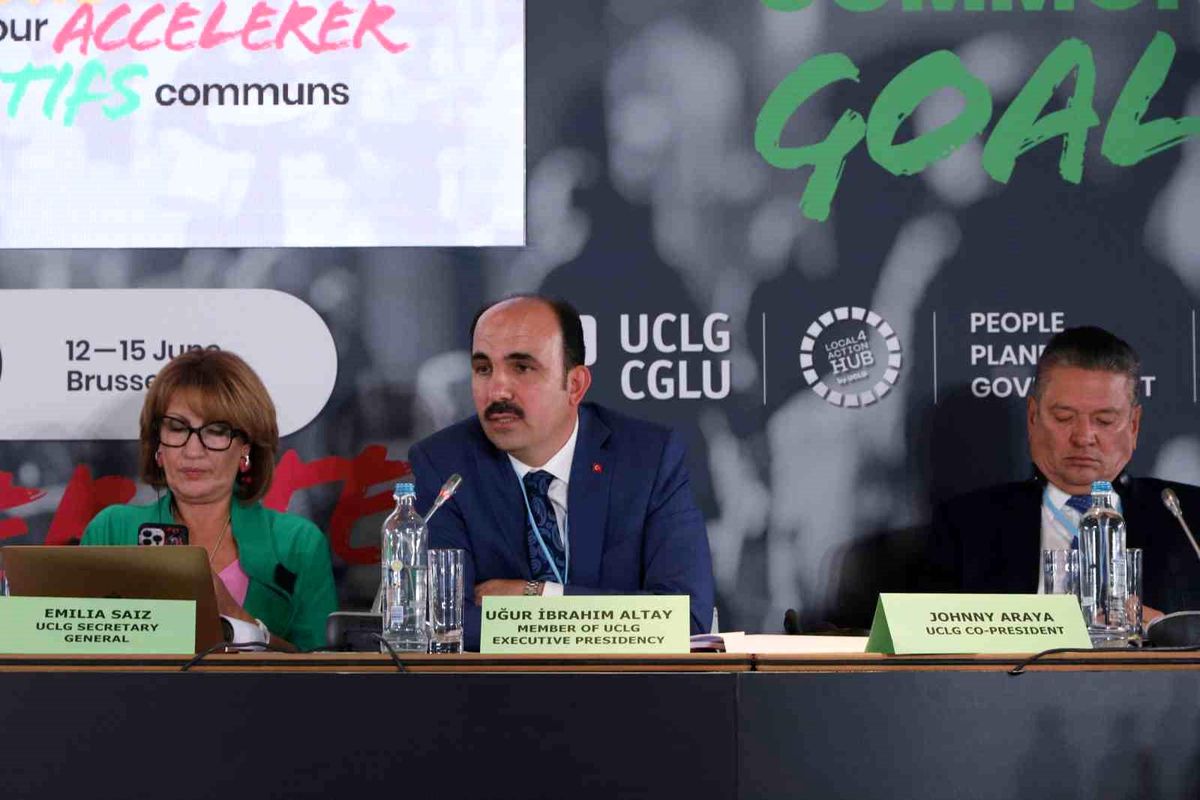 Dünya Belediyeler Birliği Başkanı Uğur İbrahim Altay, Brüksel\'de UCLG Yönetim Kurulu Toplantısı\'na katıldı