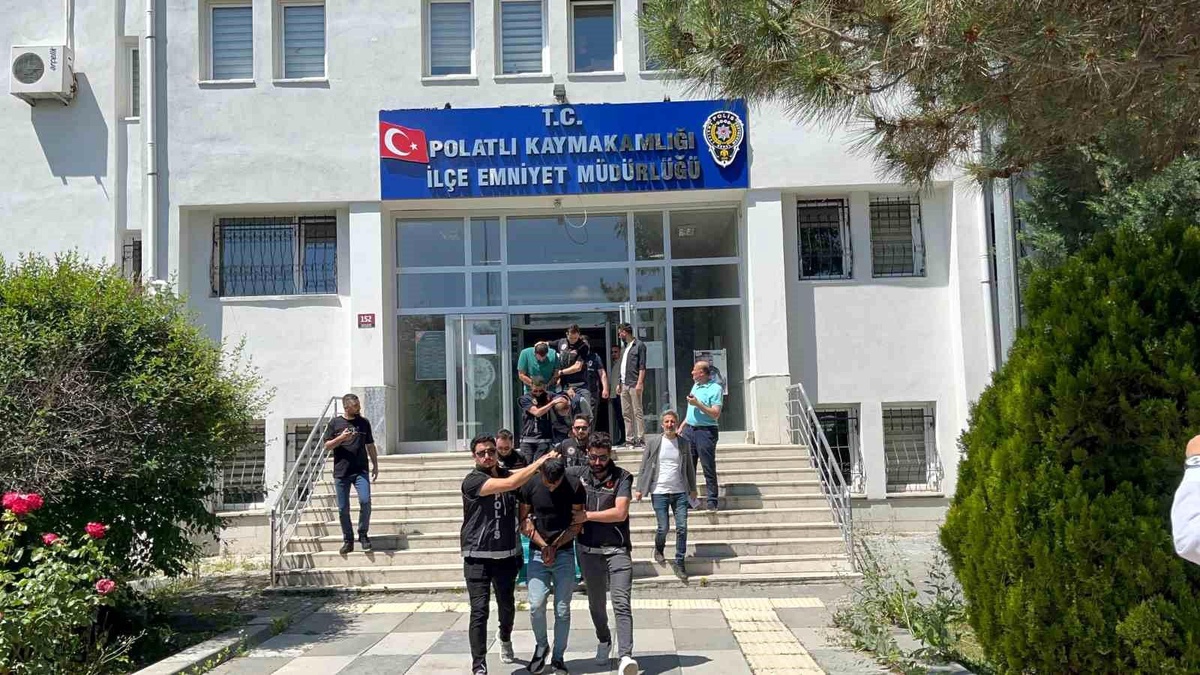 Ankara\'nın Polatlı ilçesinde narkotik operasyonu: 34 kişi gözaltına alındı