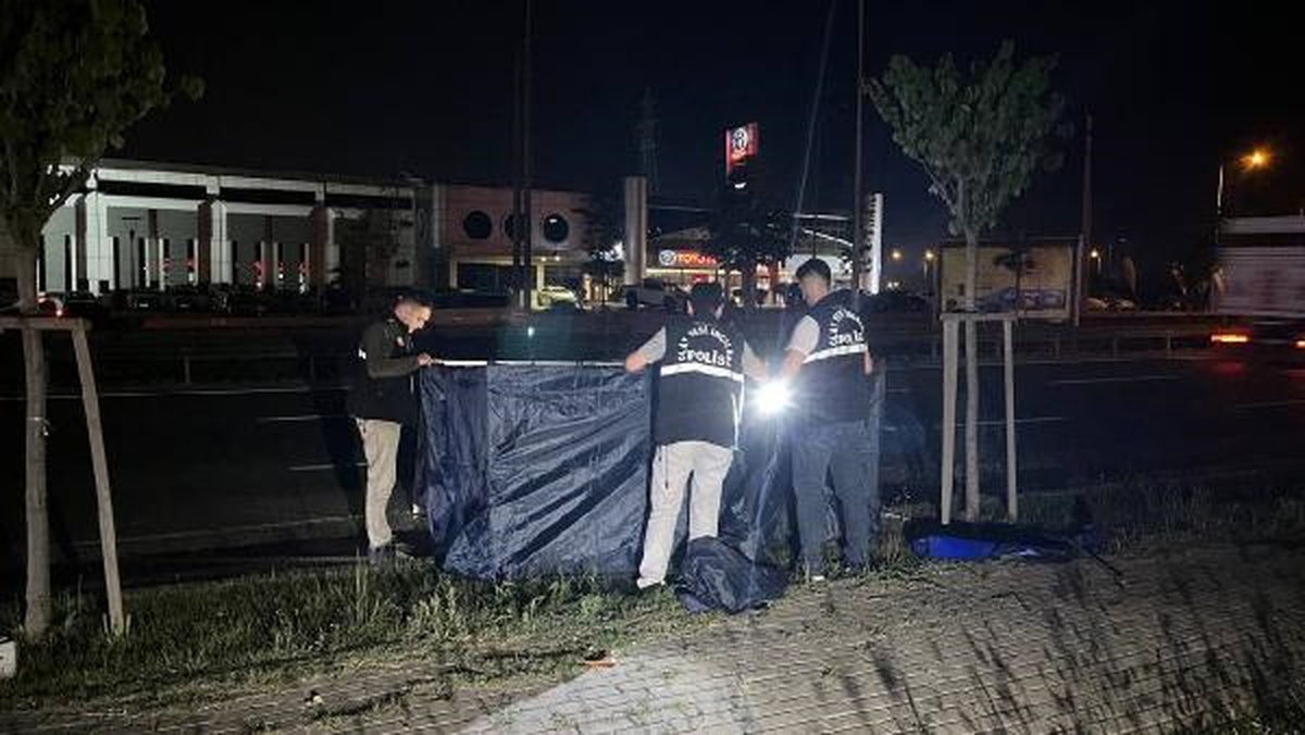 Bursa\'da Yol Kenarında Erkek Cesedi Bulundu