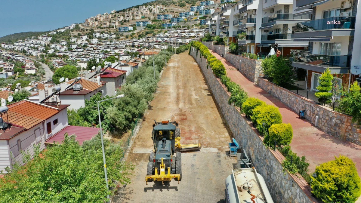 Didim Belediyesi, Akbük Mahallesi\'nde yol yapım çalışmalarını sürdürüyor