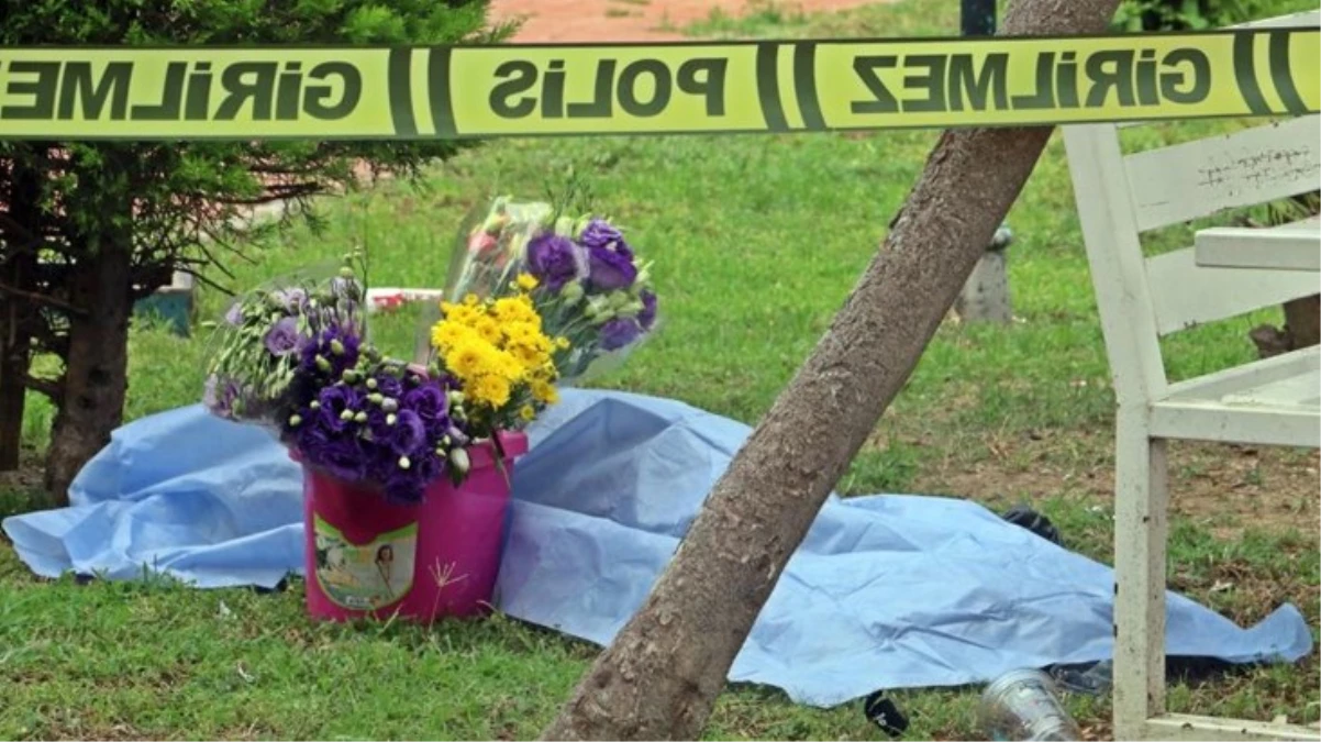 Antalya\'da çiçek satıcısı parkta ölü bulundu