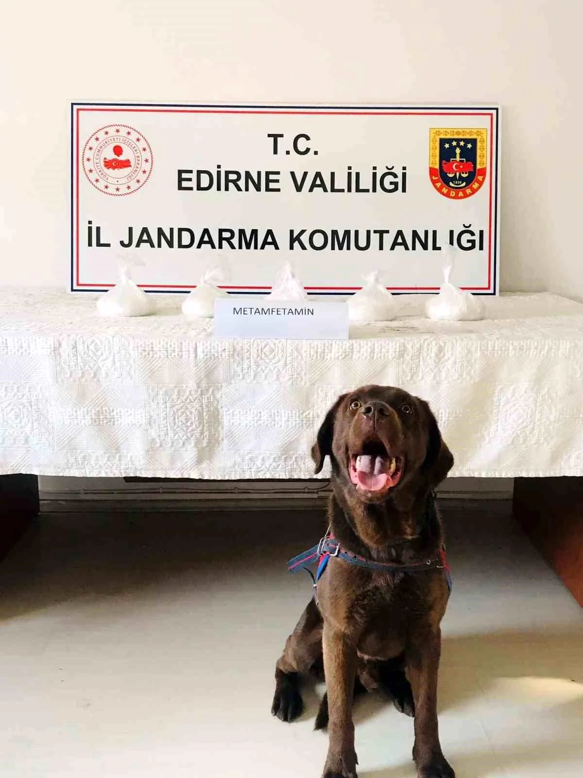 Edirne\'de Uyuşturucu Operasyonu: 4 Şüpheli Gözaltına Alındı