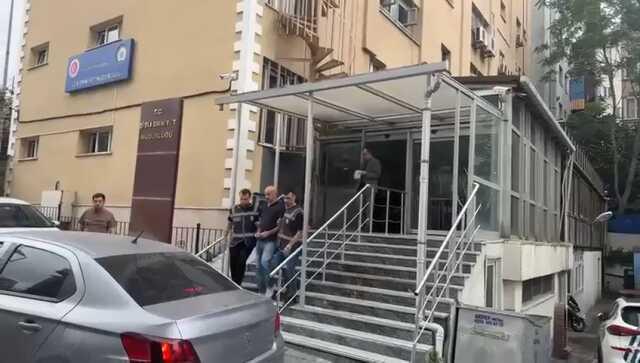 Eşini taciz eden komşusunu göğsünden vurarak öldürdü! Yoldan geçen bir kişi de yaralandı