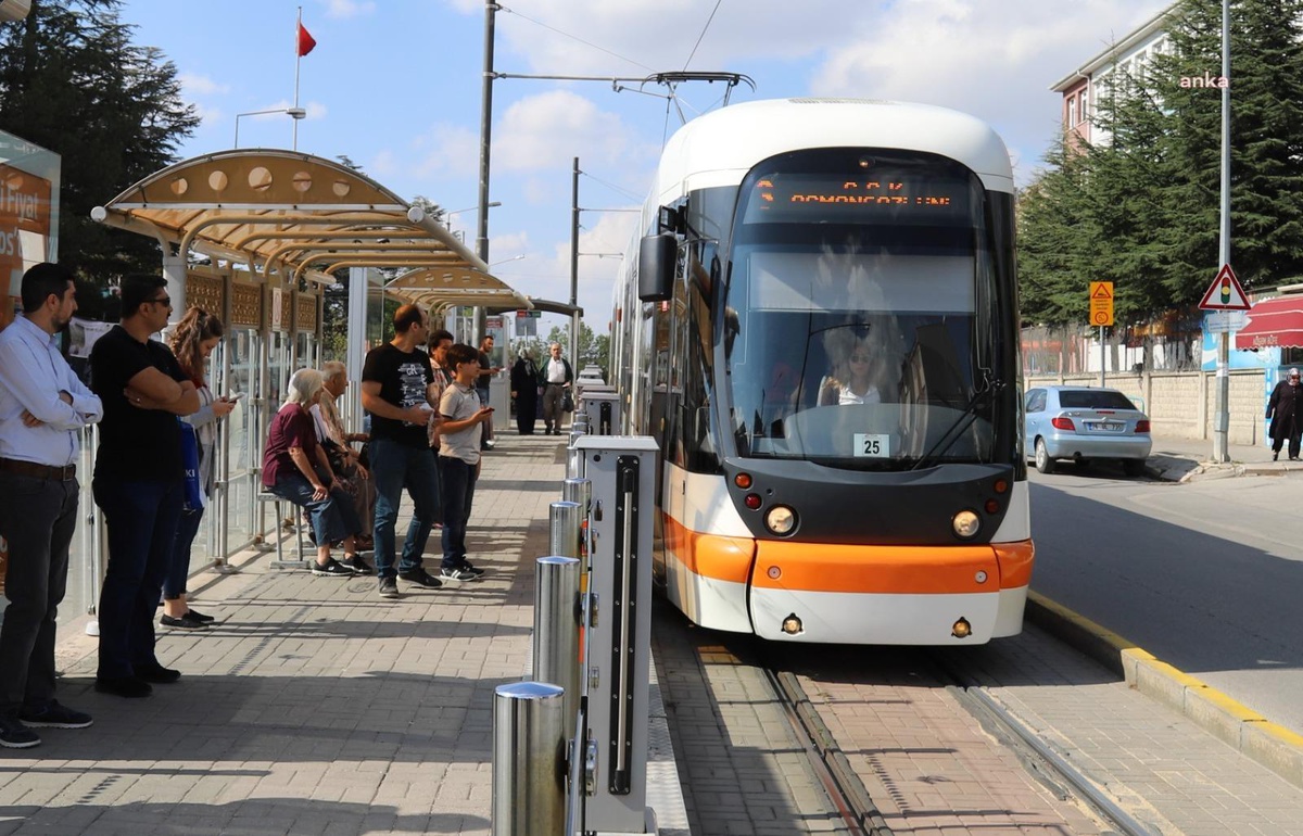 Eskişehir\'de Tramvayda Yaz Uygulaması Başlıyor