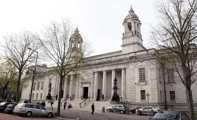 Hintli Öğrenci, Sarhoş Genç Kadını Yurt Odasına Taşıdı ve Tecavüz Etti Hintli Öğrenci, Sarhoş Genç Kadını Yurt Odasına Taşıdı ve Tecavüz Etti