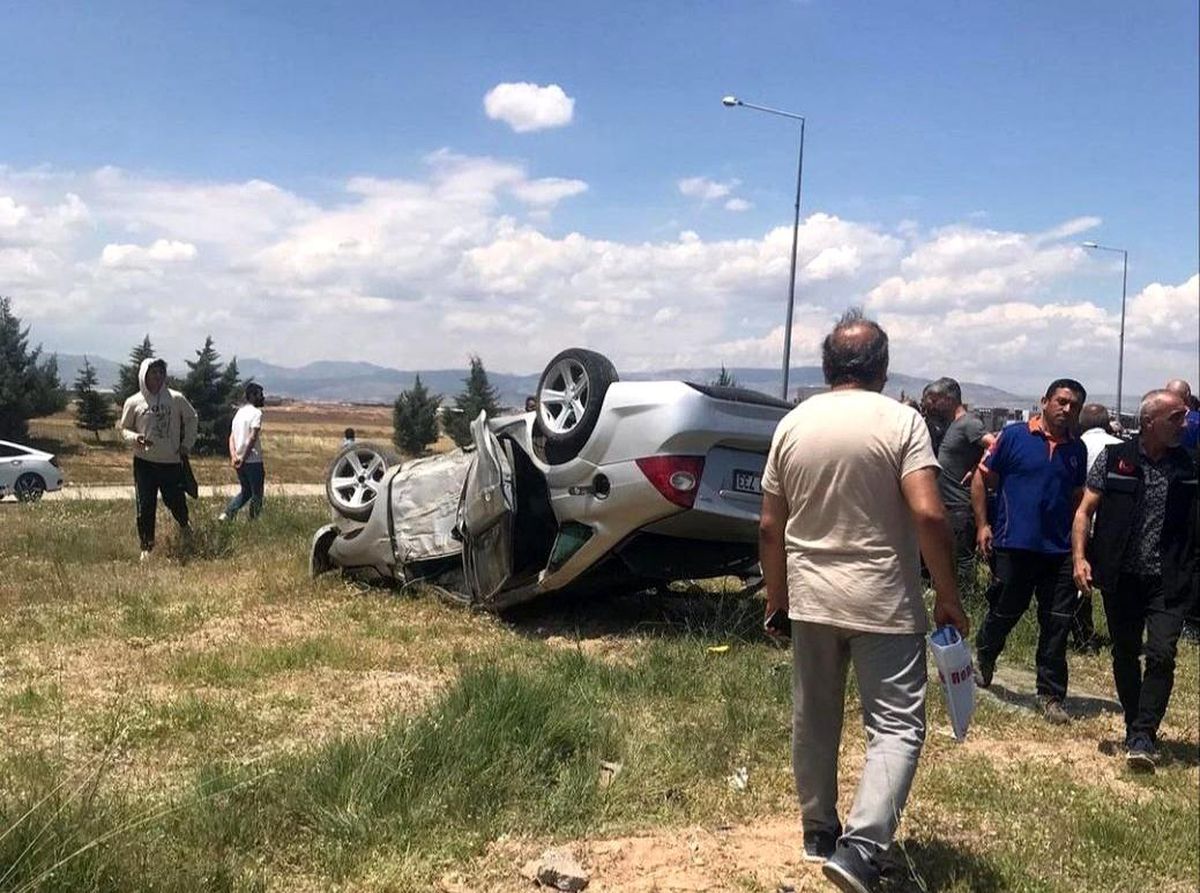 Malatya\'da Otomobil Takla Attı: Sürücü Yaralı Kurtuldu