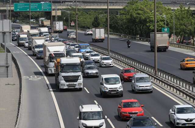 İstanbul'da yaz tatili yoğunluğu: Trafik yoğunluğu yüzde 66'e ulaştı