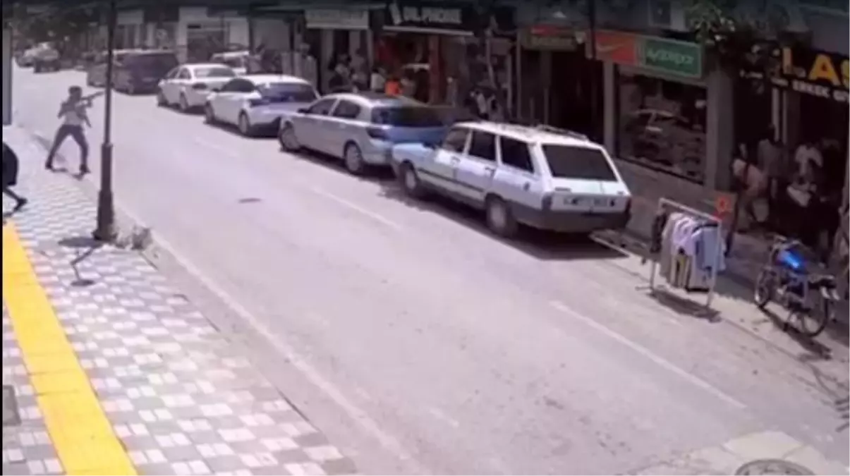 Adana'da Pasajda Tüfekle Ateş Açıldı: Bir Kişi Yaralandı