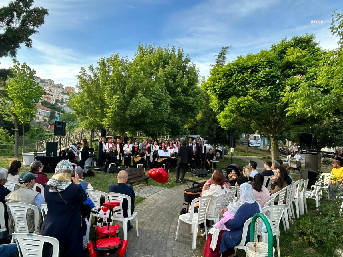 Maltepe Belediyesi Türk Halk Müziği Korosu \'Yaza Merhaba\' Konseri Verdi
