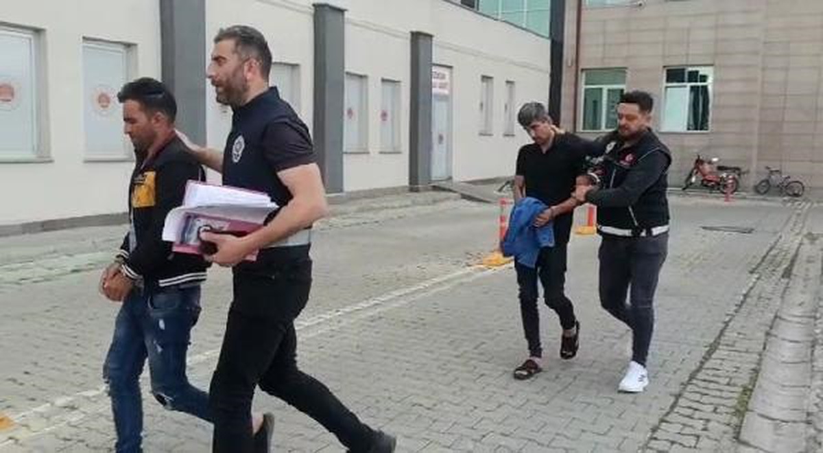 İki İranlı uyuşturucu kaçakçısı Erzincan\'da tutuklandı