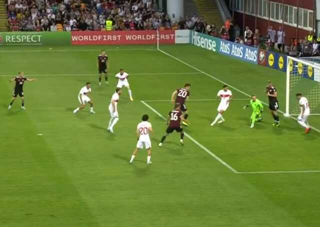 Önce çizgiden çıkardı, sonra gol attı! Galatasaray'ın yıldızından mükemmel performans Önce çizgiden çıkardı, sonra gol attı! Galatasaray'ın yıldızından mükemmel performans