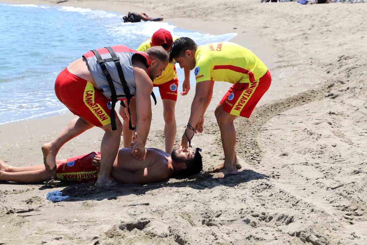 Sakarya sahillerinde cankurtaranlar göreve başladı