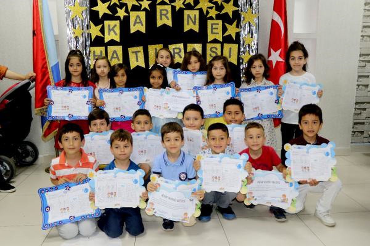 Samsun\'da 245 bin öğrenci karne heyecanı yaşadı