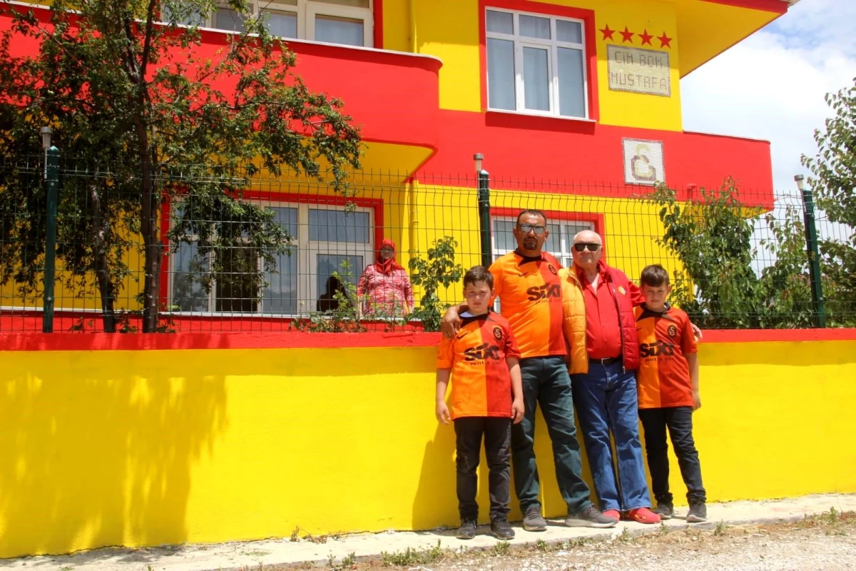 Galatasaraylı Taraftarın Evini Şampiyonluk Coşkusu Sardı