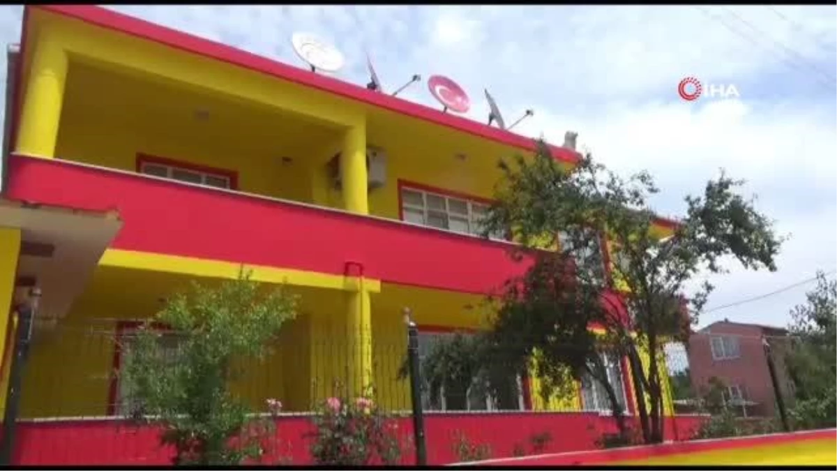 Galatasaray Fan Paints House Yellow and Red After Team Wins Championship