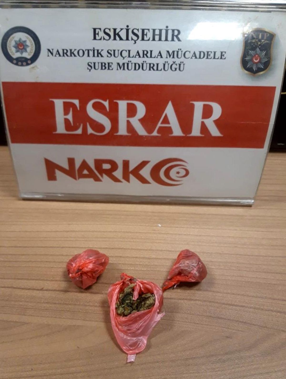 Eskişehir\'de Uyuşturucu Operasyonu: 5,44 Gram Esrar Ele Geçirildi