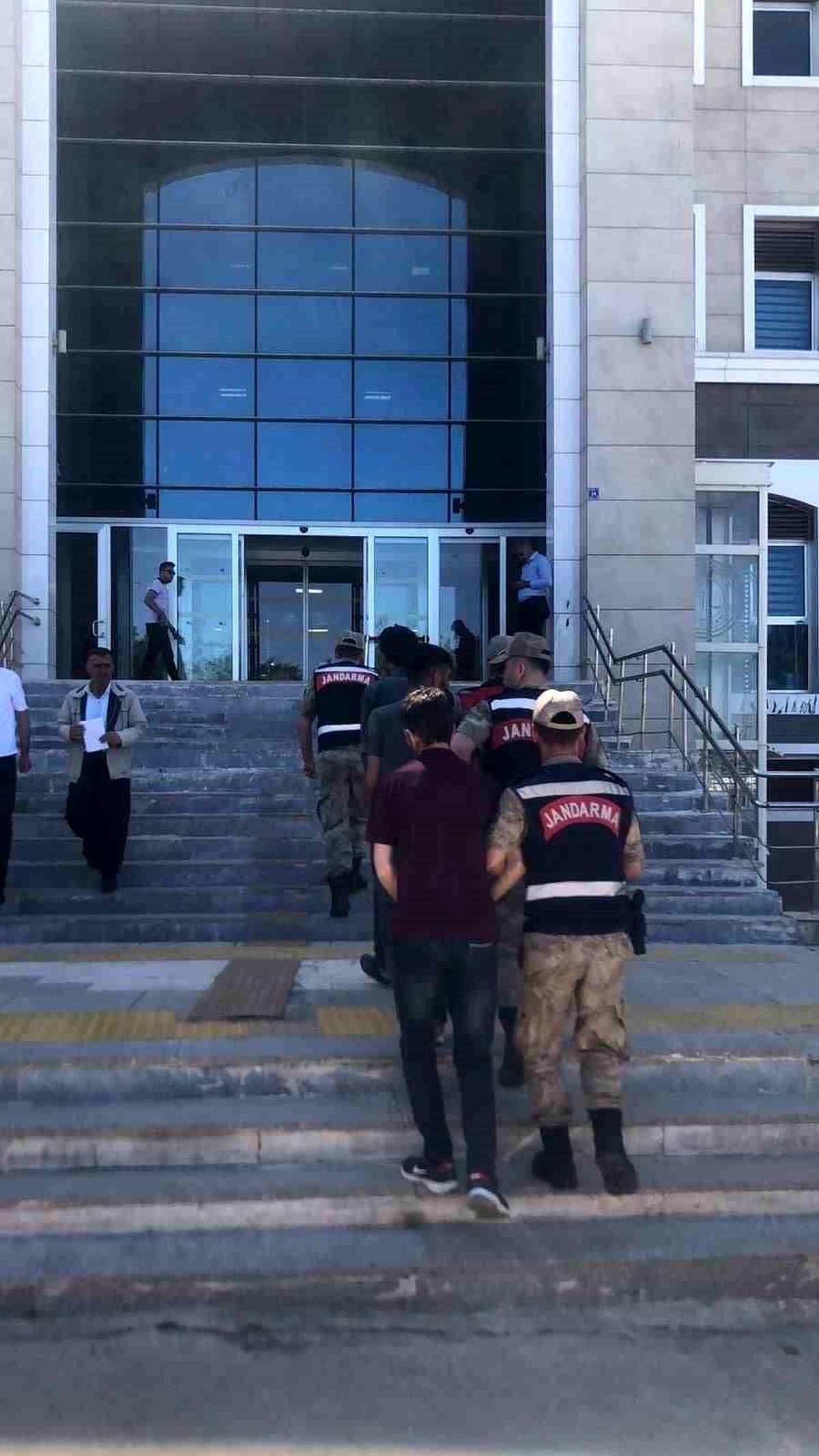 Siverek\'te kablo hırsızlarına operasyon: 13 tutuklama