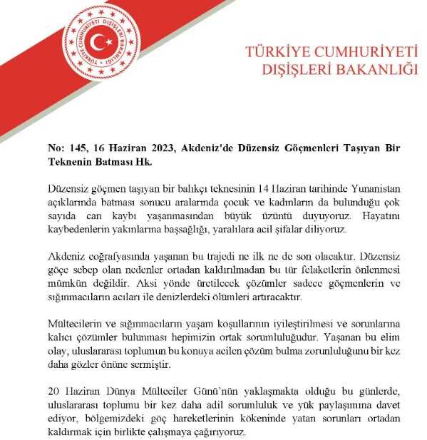 Yunan sahil güvenlik 79 kişinin öldüğü botun batmasına sebep olduğu iddia edildi Yunan sahil güvenlik 79 kişinin öldüğü botun batmasına sebep olduğu iddia edildi