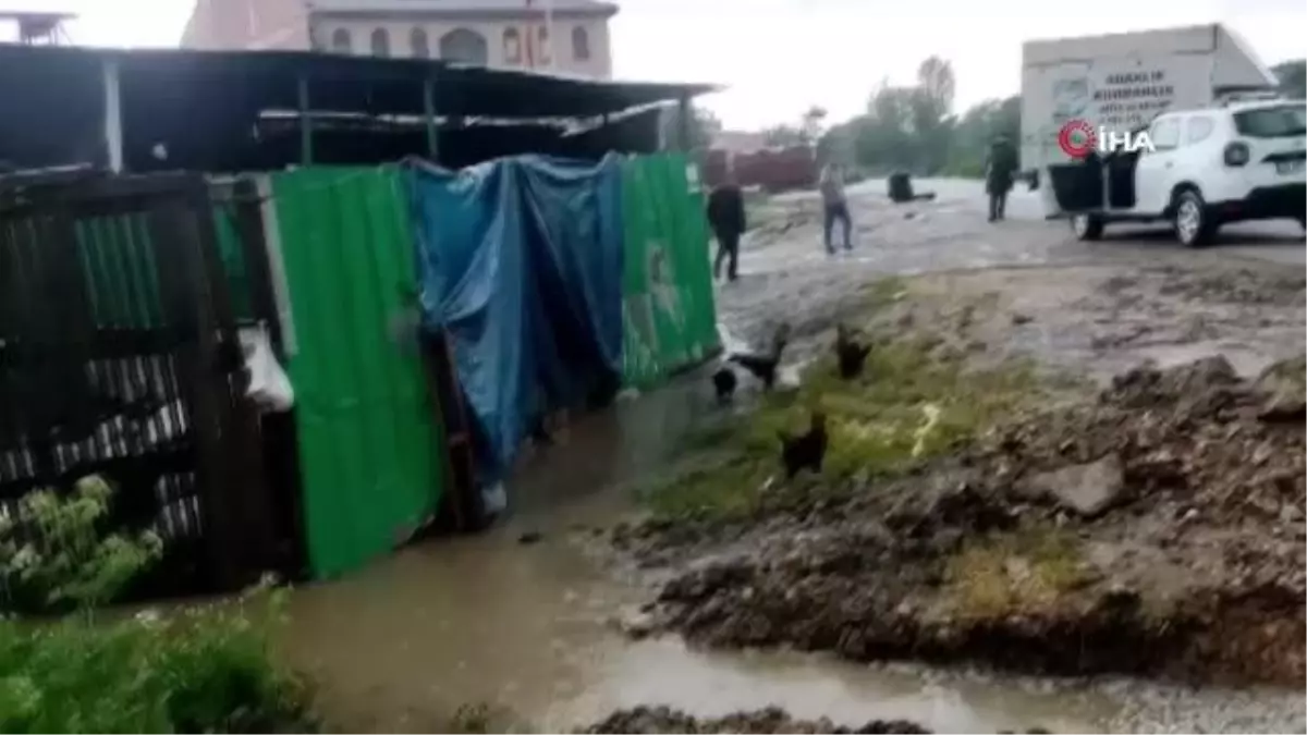 İnegöl\'de sel suları 200 küçükbaş hayvanı kurtarma operasyonu düzenlendi