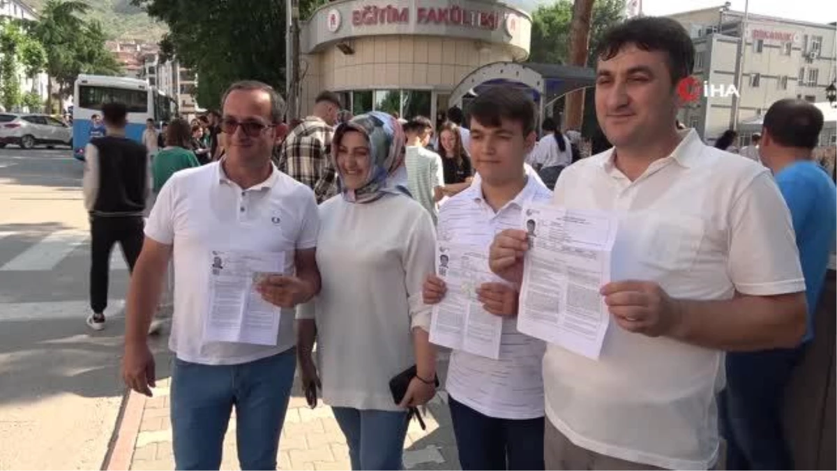 Amasya\'da Ailece Üniversite Sınavına Girdiler