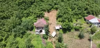 Trabzon'da sağanak yağış heyelana neden oldu
