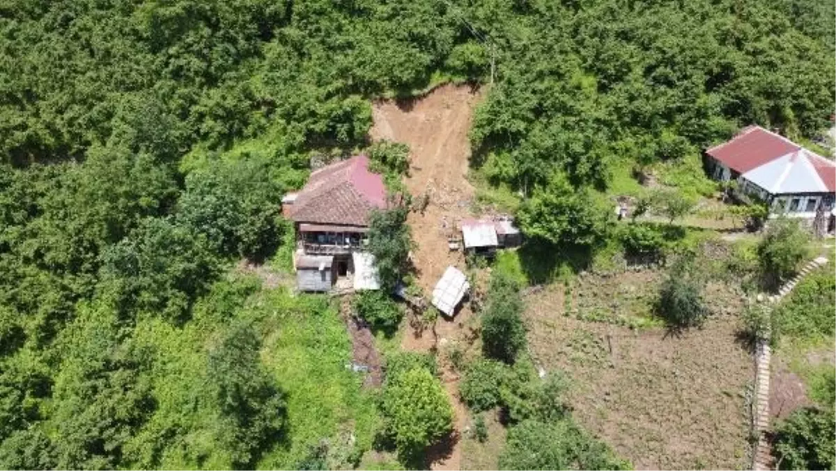 Trabzon\'da sağanak yağış heyelana neden oldu